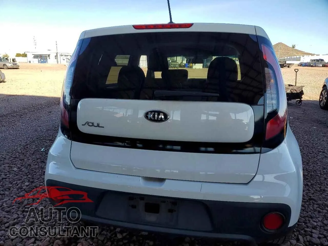 2018 KIA SOUL Damaged VIN KNDJN2A25J7892871 – engine bay