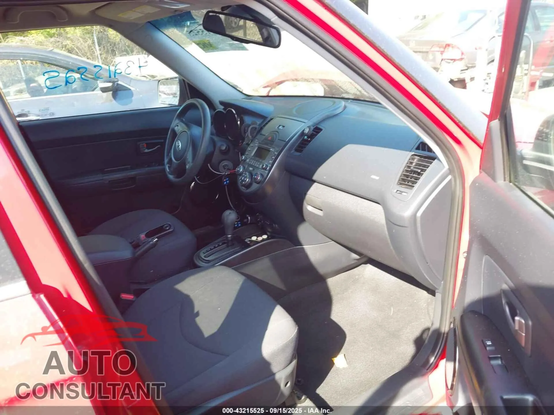 2010 KIA SOUL Damaged VIN KNDJT2A27A7178584 – interior seats