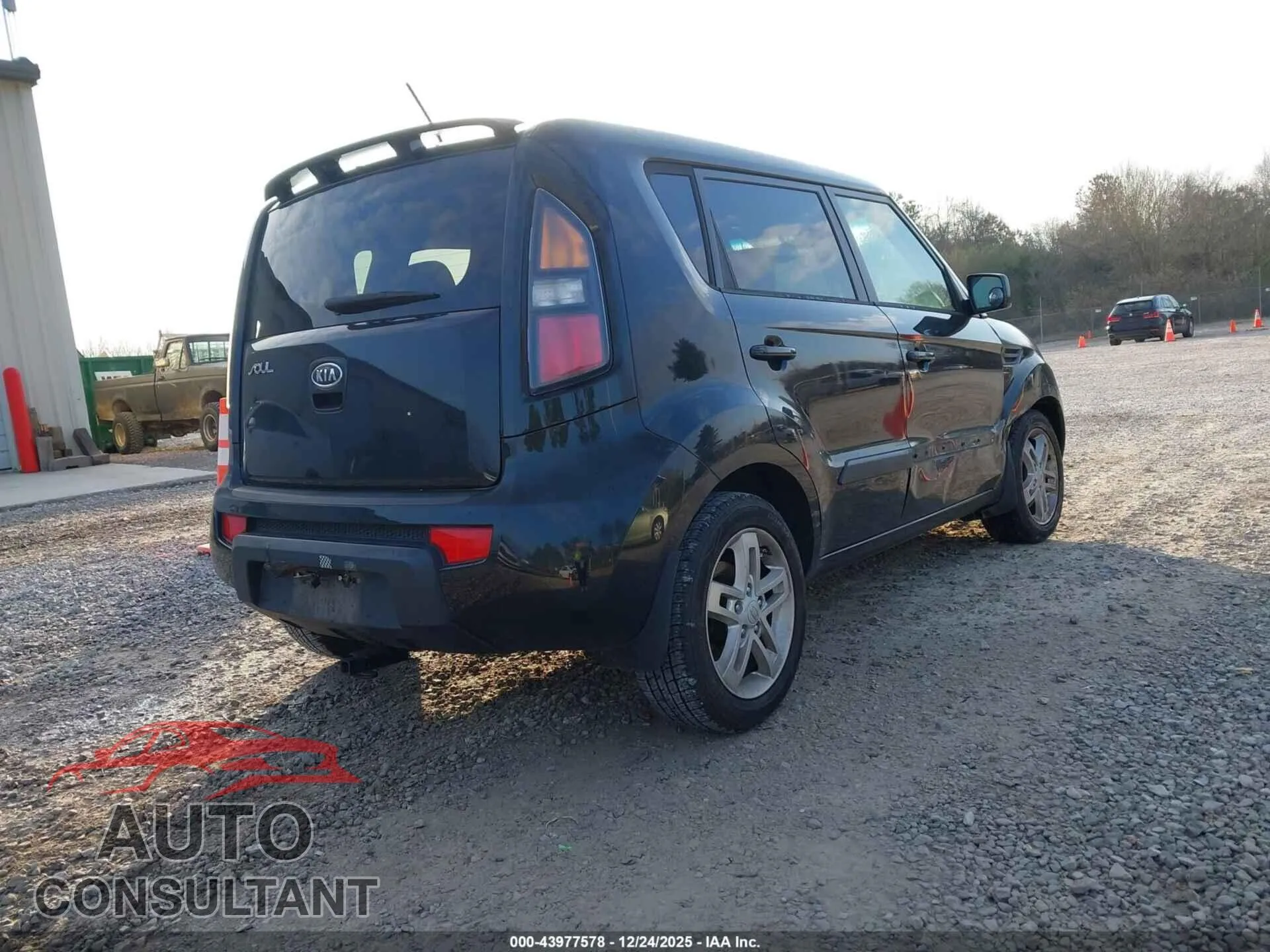 2011 KIA SOUL Damaged VIN KNDJT2A28B7198733 – dashboard