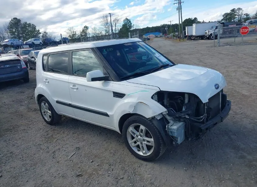 2011 KIA Soul Used VIN KNDJT2A28B7331393 – rear exterior