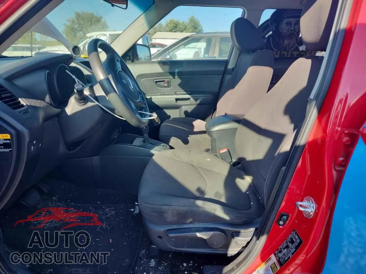 2013 KIA SOUL Damaged VIN KNDJT2A56D7618566 – exterior detail