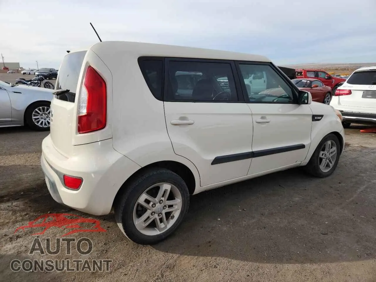 2012 KIA SOUL Damaged VIN KNDJT2A59C7464224 – side profile