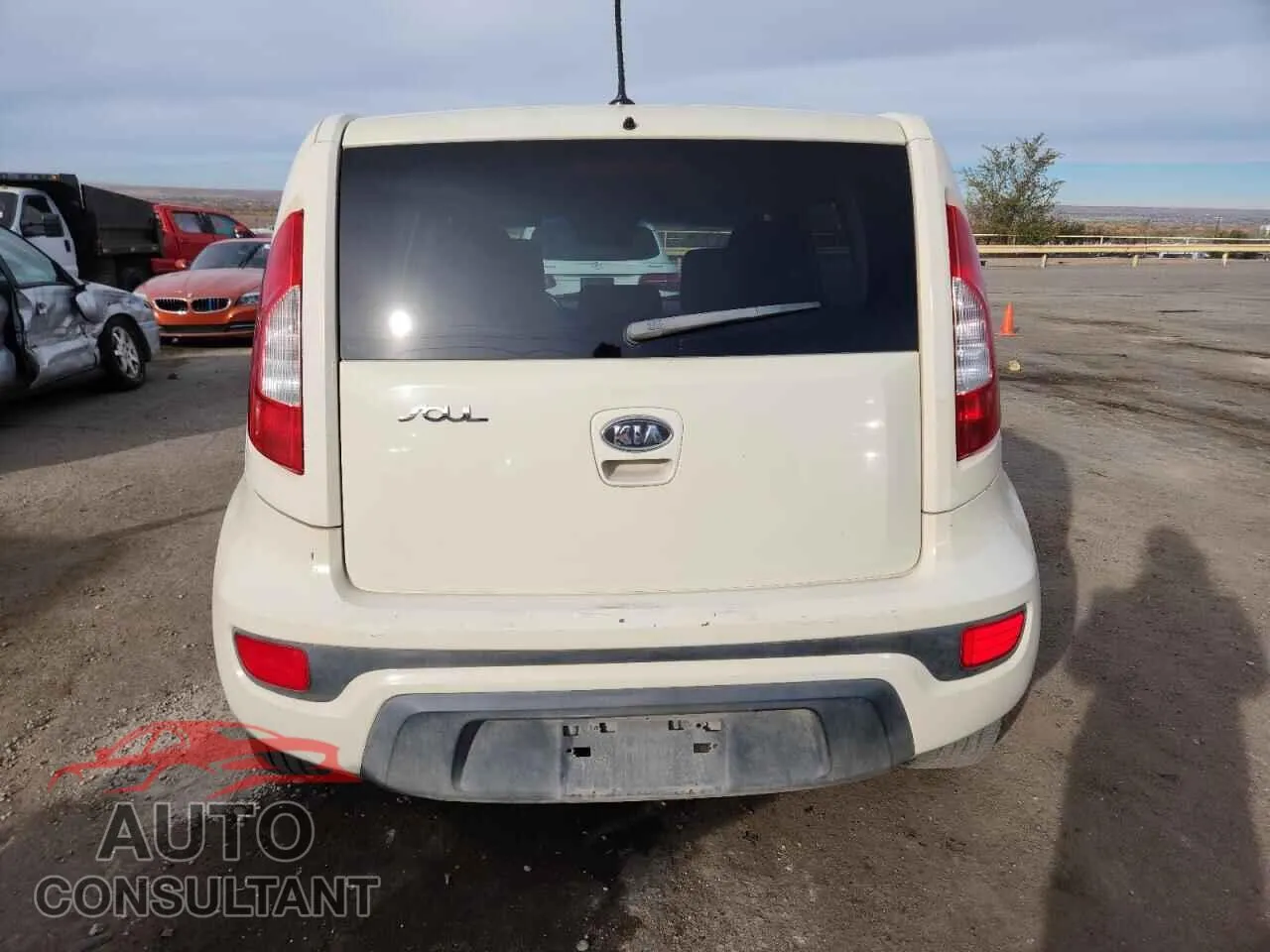 2012 KIA SOUL Damaged VIN KNDJT2A59C7464224 – engine bay