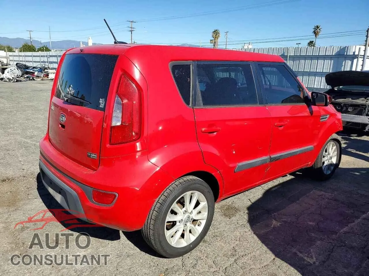 2012 KIA SOUL Damaged VIN KNDJT2A62C7463571 – side profile
