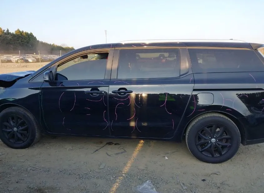 2019 KIA Sedona Used VIN KNDMB5C11K6534220 – odometer reading