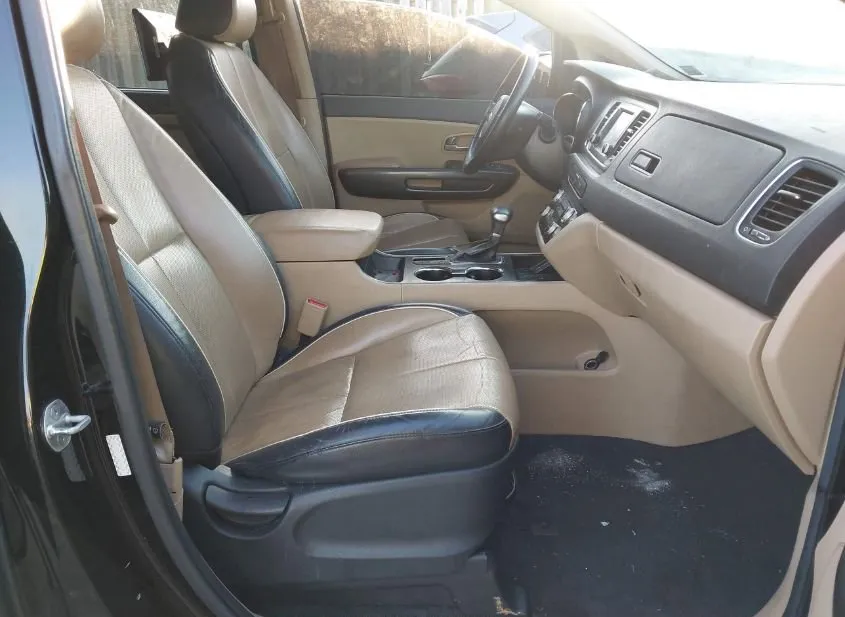 2019 KIA Sedona Used VIN KNDMB5C11K6534220 – photo 12