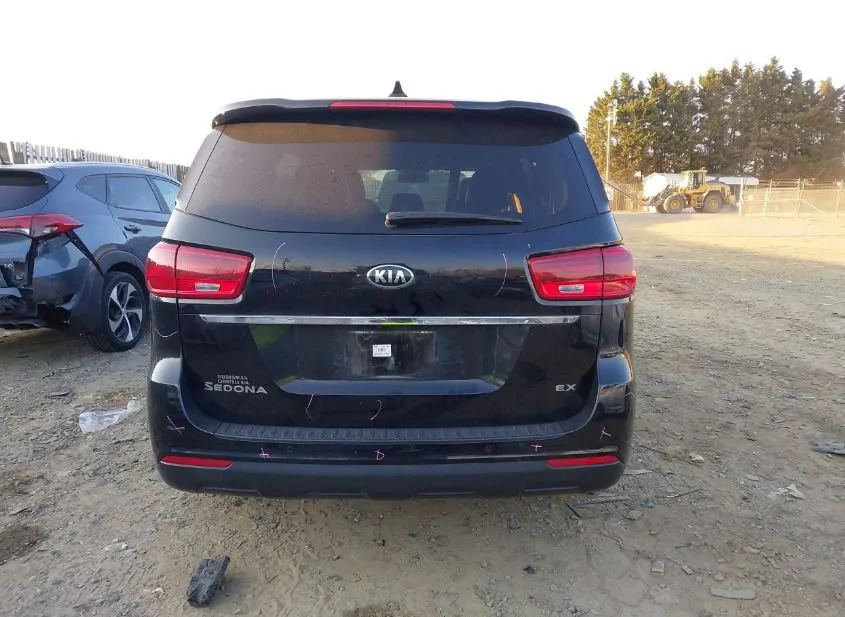 2019 KIA Sedona Used VIN KNDMB5C11K6534220 – photo 15