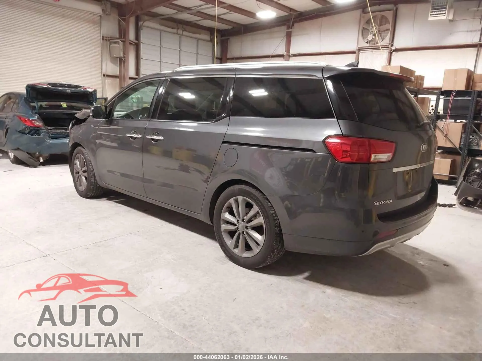 2016 KIA SEDONA Damaged VIN KNDME5C19G6187296 – side profile
