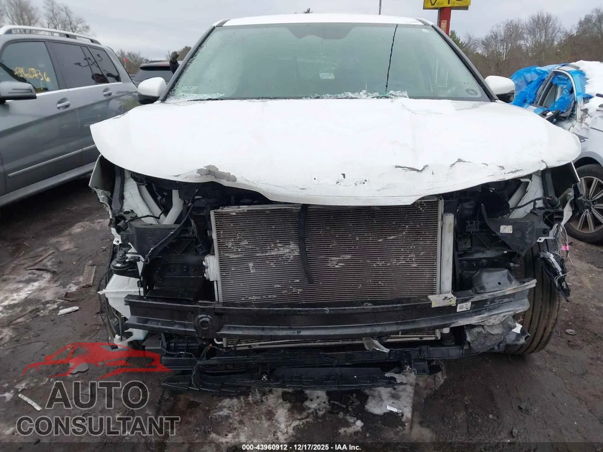 2024 KIA CARNIVAL MPV Damaged VIN KNDNB4H37R6395598 – engine bay