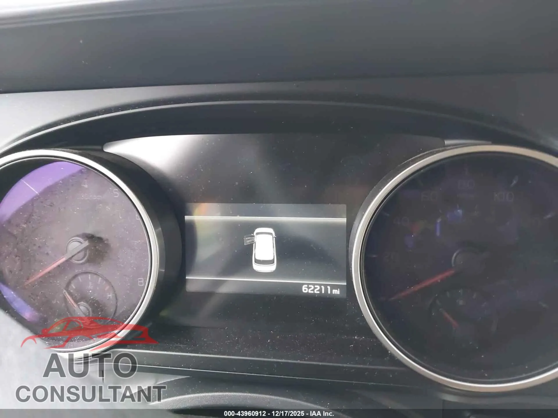 2024 KIA CARNIVAL MPV Damaged VIN KNDNB4H37R6395598 – exterior detail