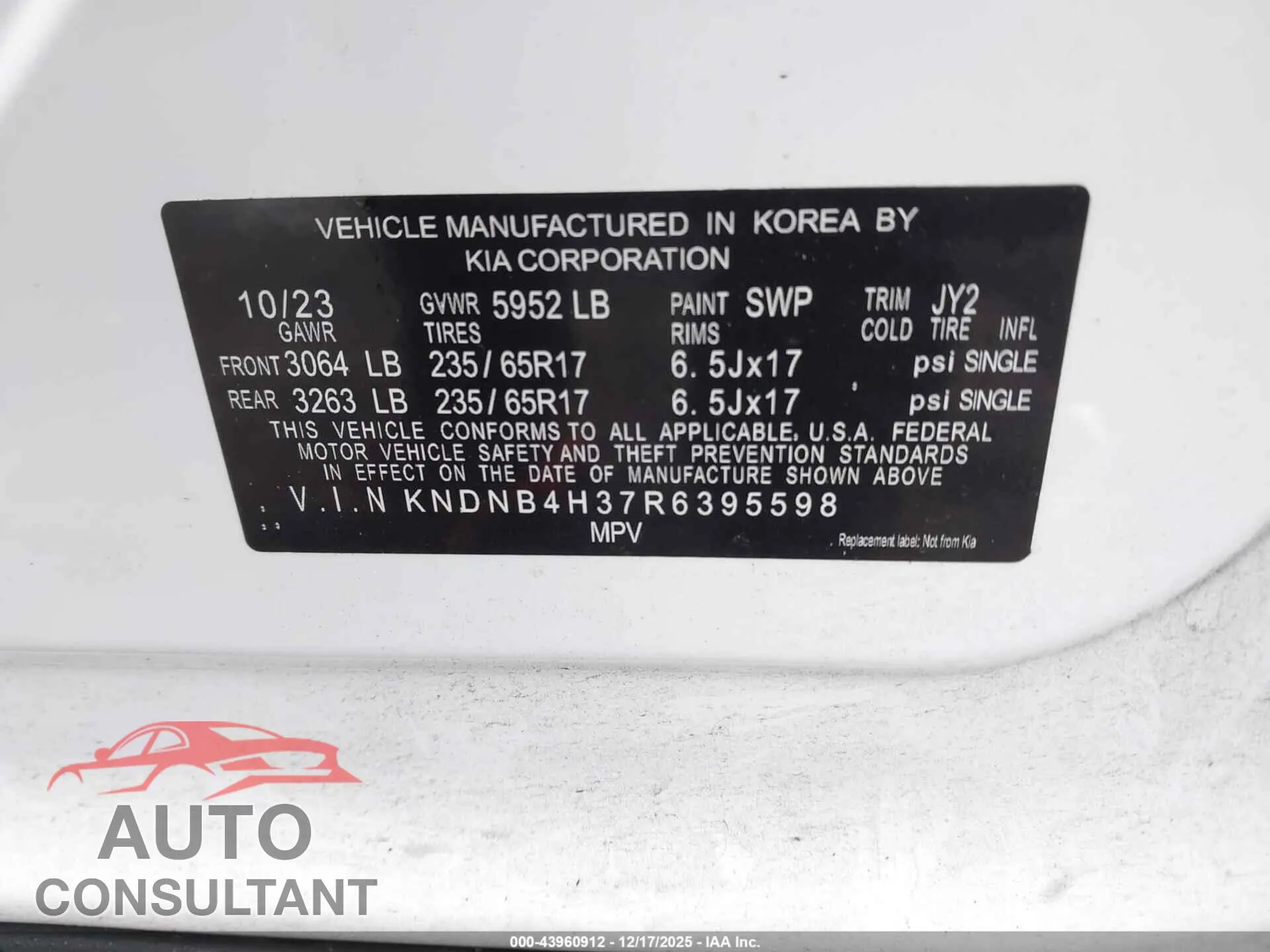 2024 KIA CARNIVAL MPV Damaged VIN KNDNB4H37R6395598 – trunk area