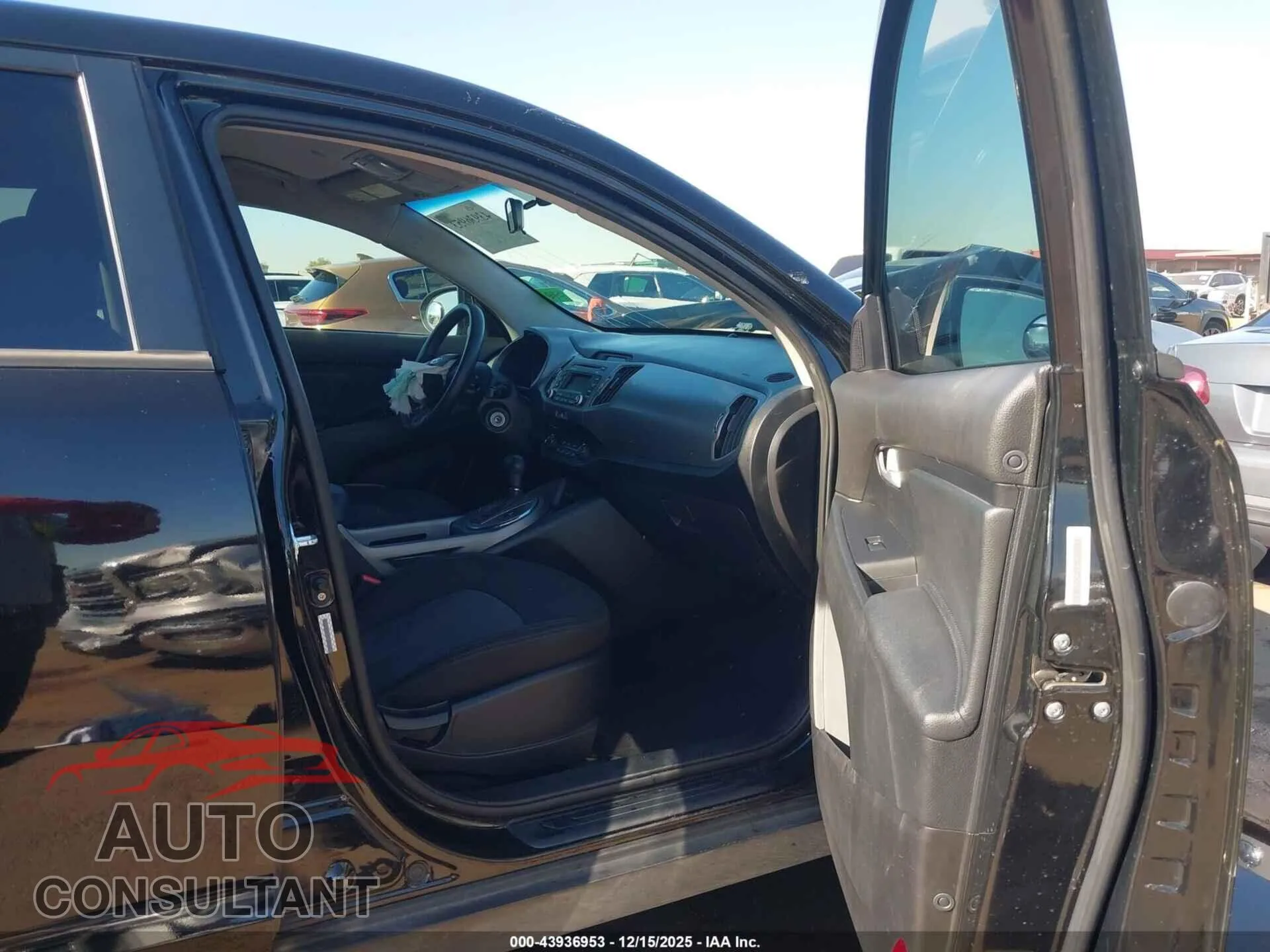 2015 KIA SPORTAGE Damaged VIN KNDPBCAC6F7675354 – interior seats