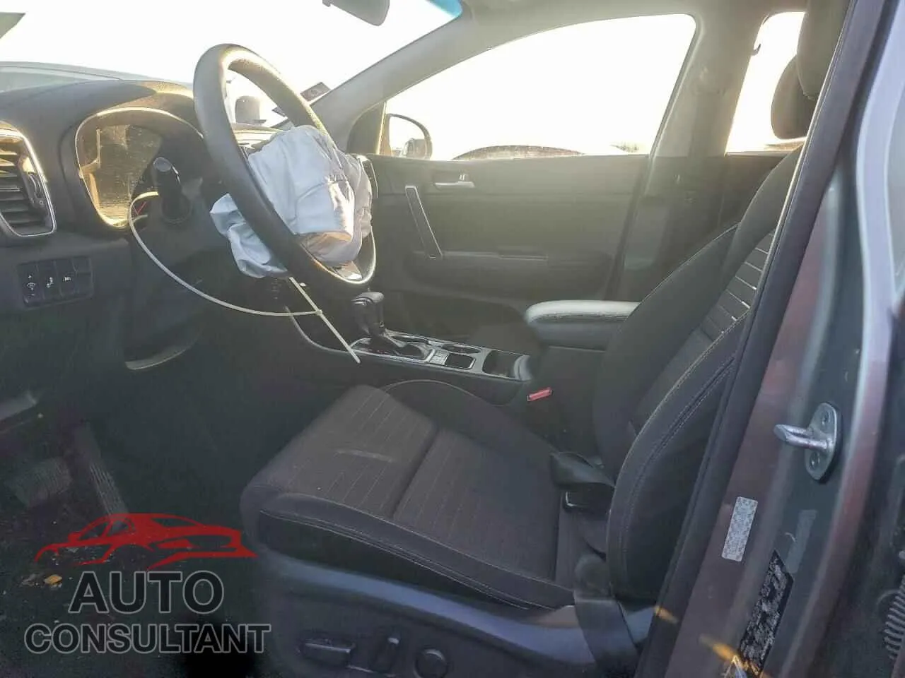 2020 KIA SPORTAGE Damaged VIN KNDPM3AC6L7738751 – exterior detail