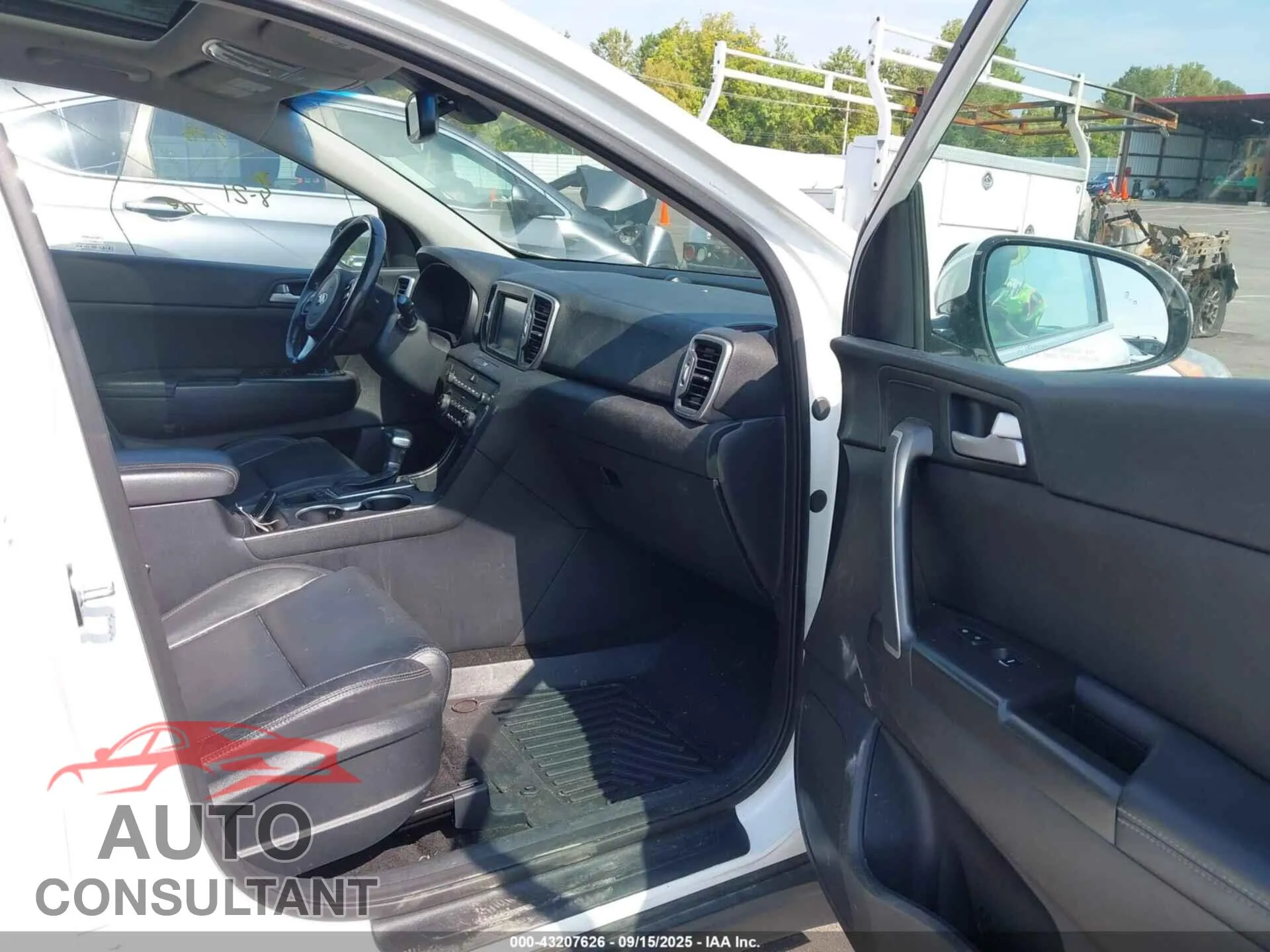 2017 KIA SPORTAGE Damaged VIN KNDPN3AC6H7285171 – interior seats