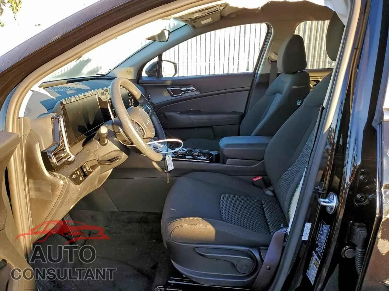 2025 KIA SPORTAGE Damaged VIN KNDPUCDGXS7216458 – exterior detail 2025 KIA SPORTAGE Damaged VIN KNDPUCDGXS7216458 – exterior detail