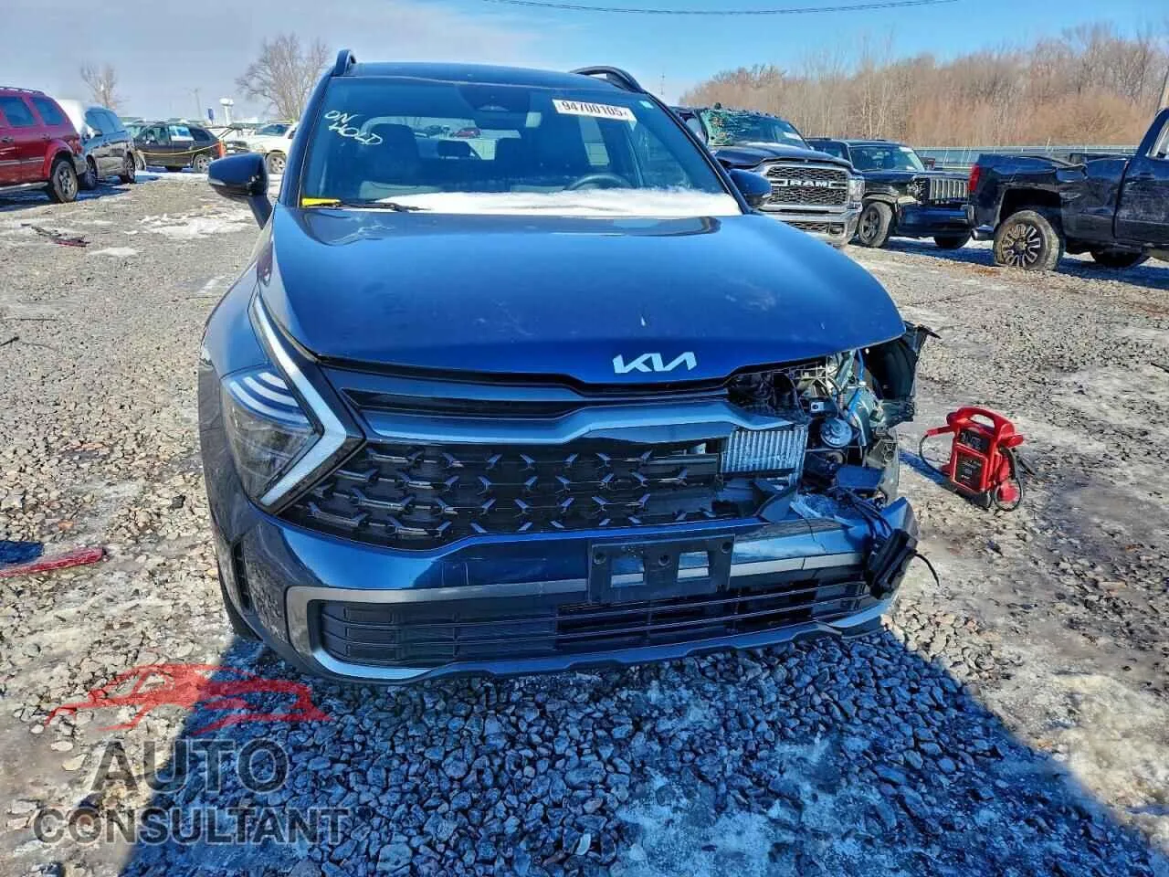 2024 KIA SPORTAGE X Damaged VIN KNDPYDDHXR7166898 – interior seats