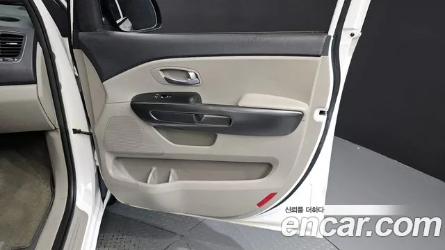 2019 Kia The New Carnival 11-Seater Deluxe Sold VIN KNHMF37ABKS512462 – exterior detail 2019 Kia The New Carnival 11-Seater Deluxe Sold VIN KNHMF37ABKS512462 – exterior detail