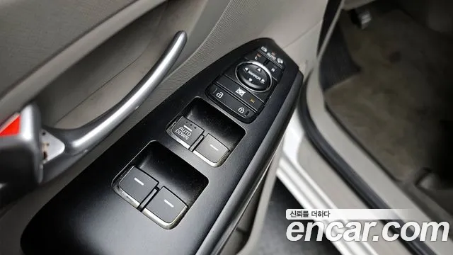2019 Kia The New Carnival 11-Seater Deluxe Sold VIN KNHMF37ABKS512462 – trunk area 2019 Kia The New Carnival 11-Seater Deluxe Sold VIN KNHMF37ABKS512462 – trunk area