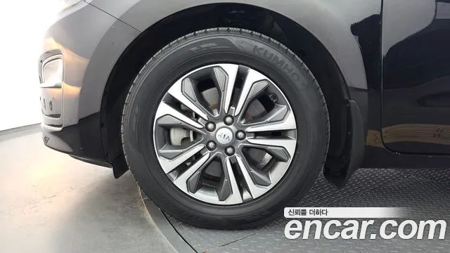 2019 Kia The New Carnival 11-Seater Prestige Sold VIN KNHMF37ABKS546465 – front exterior