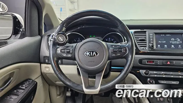 2019 Kia The New Carnival 11-Seater Prestige Used VIN KNHMF37ABKS575931 – dashboard