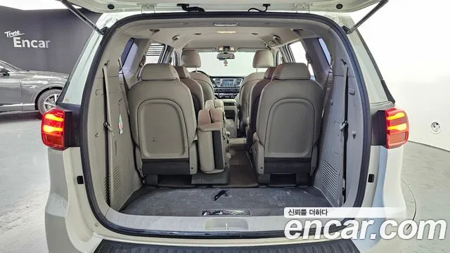 2019 Kia The New Carnival 11-Seater Prestige Used VIN KNHMF37ABKS575931 – interior seats