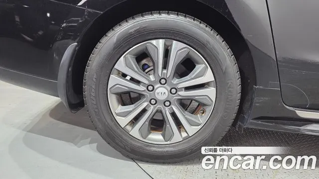2020 Kia The New Carnival 11-Seater Prestige Sold VIN KNHMF37ABLS618324 – interior seats