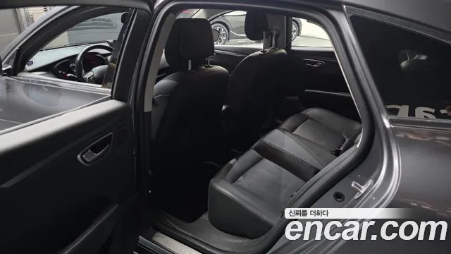 2017 Renault SM6 2.0 GDe SE Sold VIN KNMA4C2BMHP043566 – interior seats 2017 Renault SM6 2.0 GDe SE Sold VIN KNMA4C2BMHP043566 – interior seats