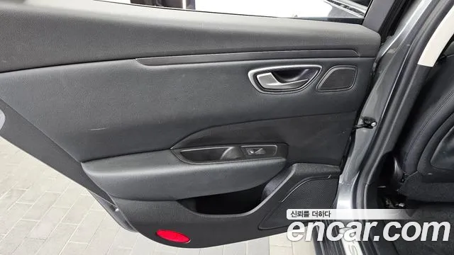 2017 Renault SM6 2.0 GDe SE Sold VIN KNMA4C2BMHP058777 – rear exterior