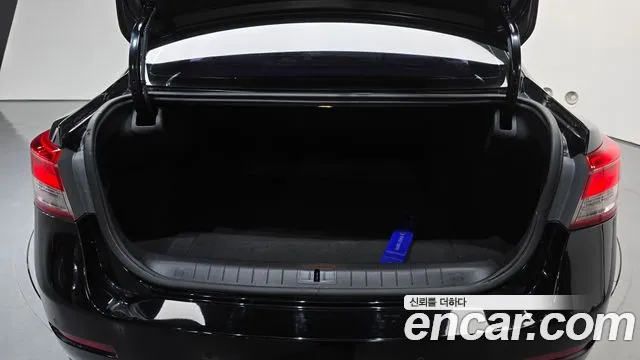 2017 Renault Sm5 Nova Classic Sold VIN KNMA4C2BMHP154571 – front exterior