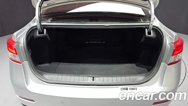 2018 Renault Sm5 Nova Classic Sold VIN KNMA4C2BMJP160413 – front exterior