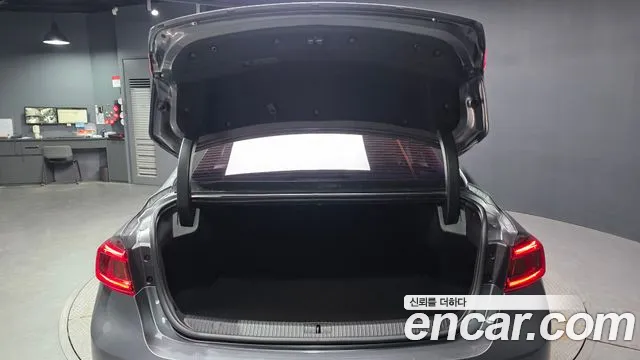 2017 Renault SM6 2.0 LPe LE (Disabled) Sold VIN KNMA4C2CMHP013536 – exterior detail