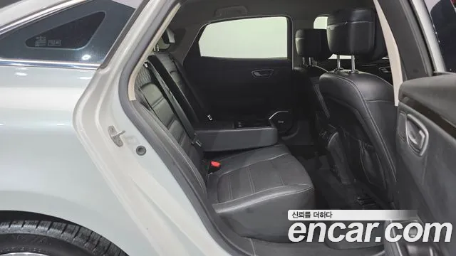 2017 Renault SM6 2.0 LPe RE (Disabled) Sold VIN KNMA4C2CMHP014267 – trunk area
