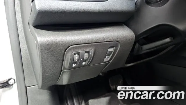 2017 Renault SM6 2.0 LPe SE (Disabled) Sold VIN KNMA4C2CMHP018468 – rear exterior
