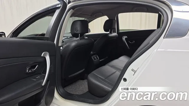 2017 Renault Sm5 Nova Lpli Texi Tental Car Dlx Sold VIN KNMA4C2CMHP065638 – front exterior