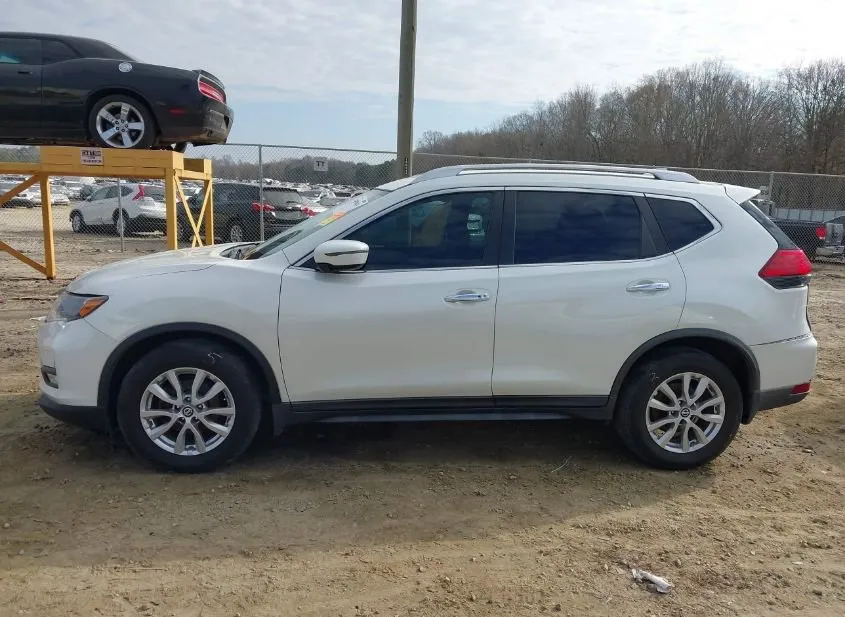 2017 NISSAN Rogue Used VIN KNMAT2MT8HP571461 – interior seats 2017 NISSAN Rogue Used VIN KNMAT2MT8HP571461 – interior seats