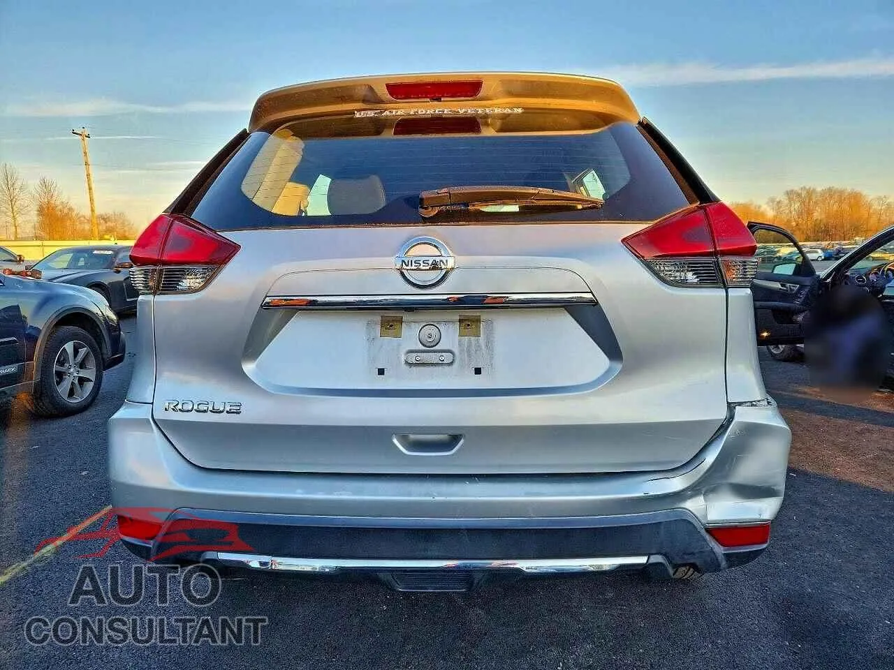 2017 NISSAN ROGUE Damaged VIN KNMAT2MT9HP519675 – engine bay 2017 NISSAN ROGUE Damaged VIN KNMAT2MT9HP519675 – engine bay