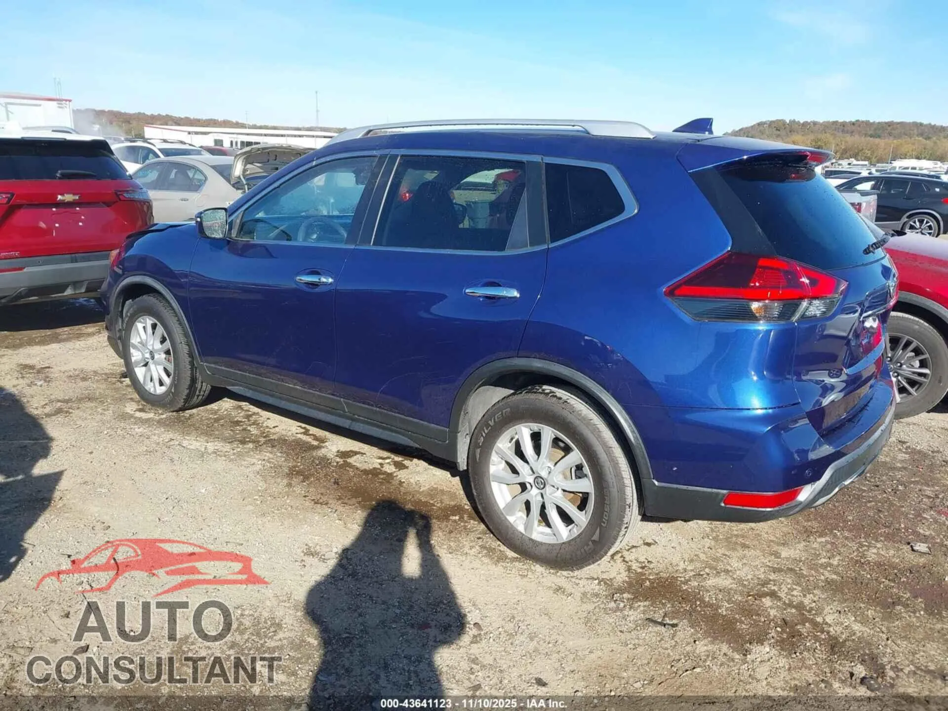 2019 NISSAN ROGUE Damaged VIN KNMAT2MTXKP519000 – side profile