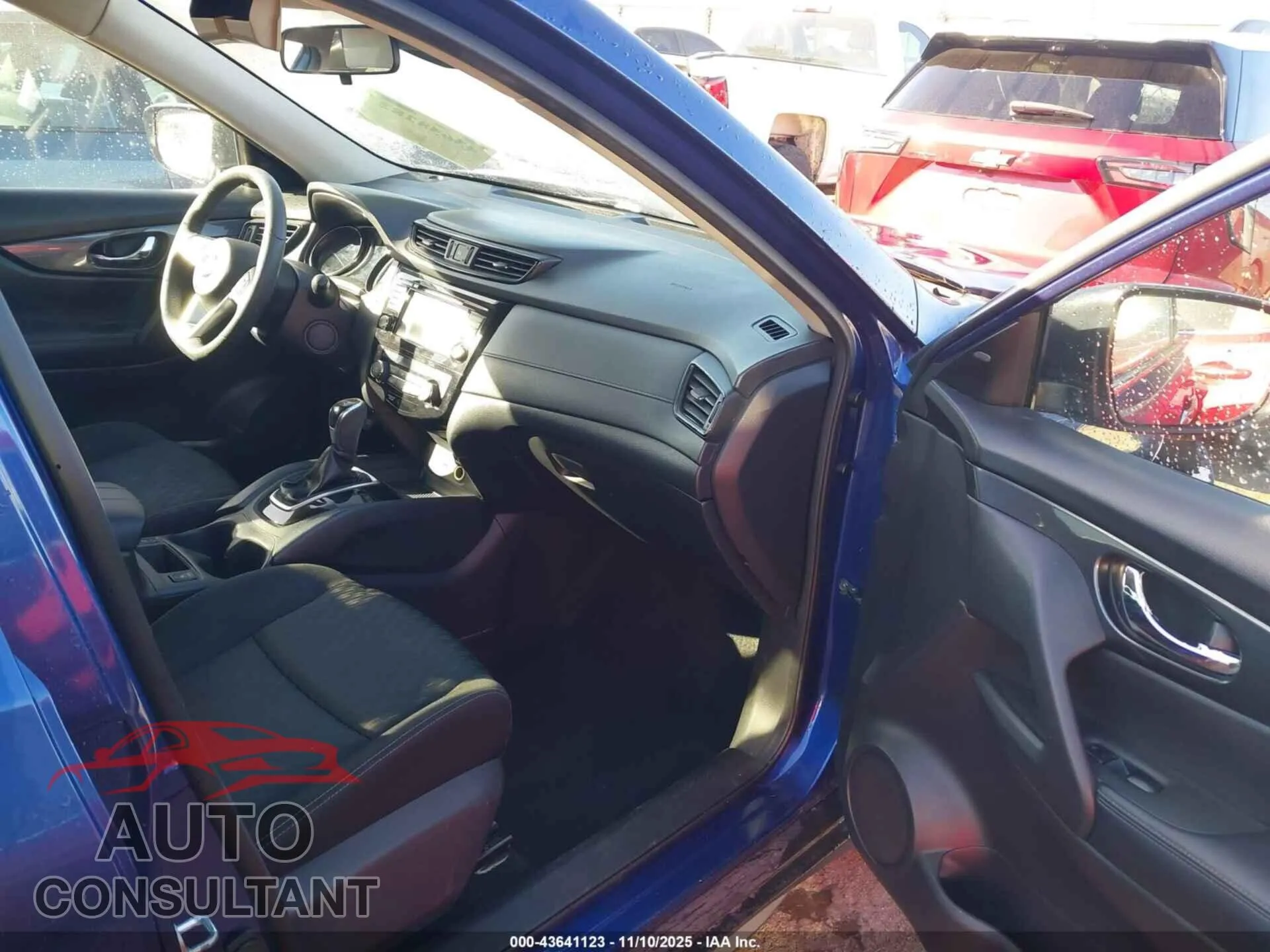 2019 NISSAN ROGUE Damaged VIN KNMAT2MTXKP519000 – interior seats