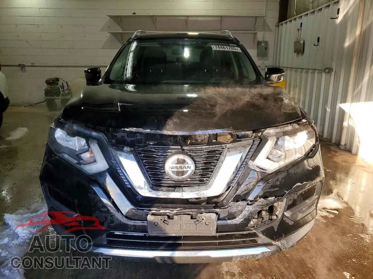 2018 NISSAN ROGUE Damaged VIN KNMAT2MV3JP577045 – interior seats
