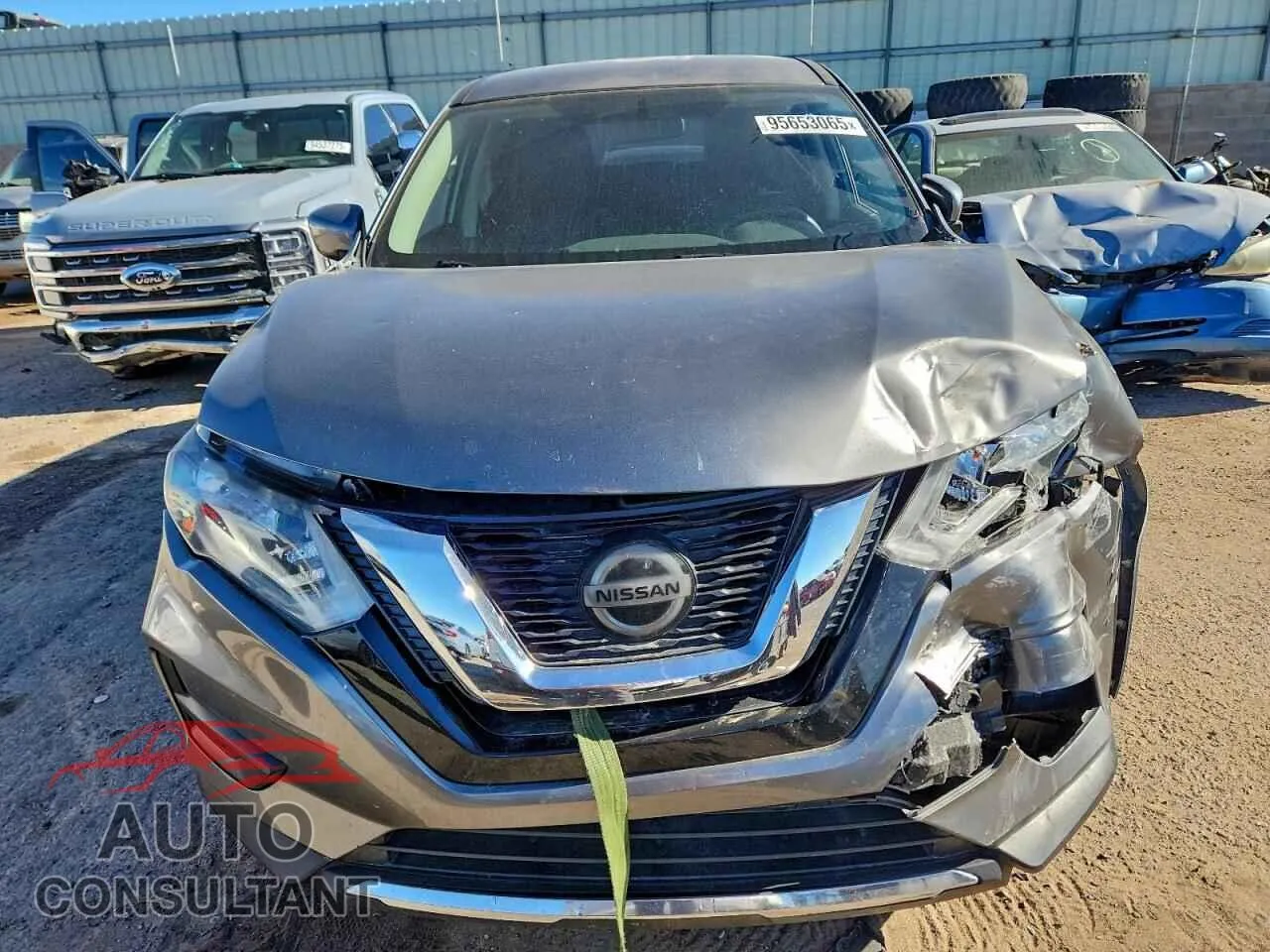 2018 NISSAN ROGUE Damaged VIN KNMAT2MV4JP516268 – interior seats