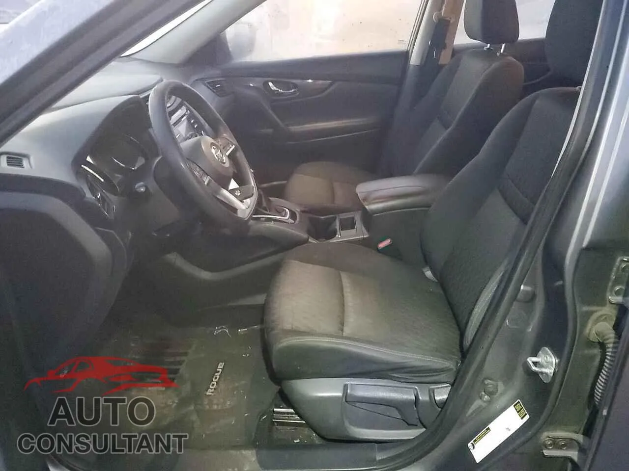2017 NISSAN ROGUE Damaged VIN KNMAT2MV7HP558685 – exterior detail