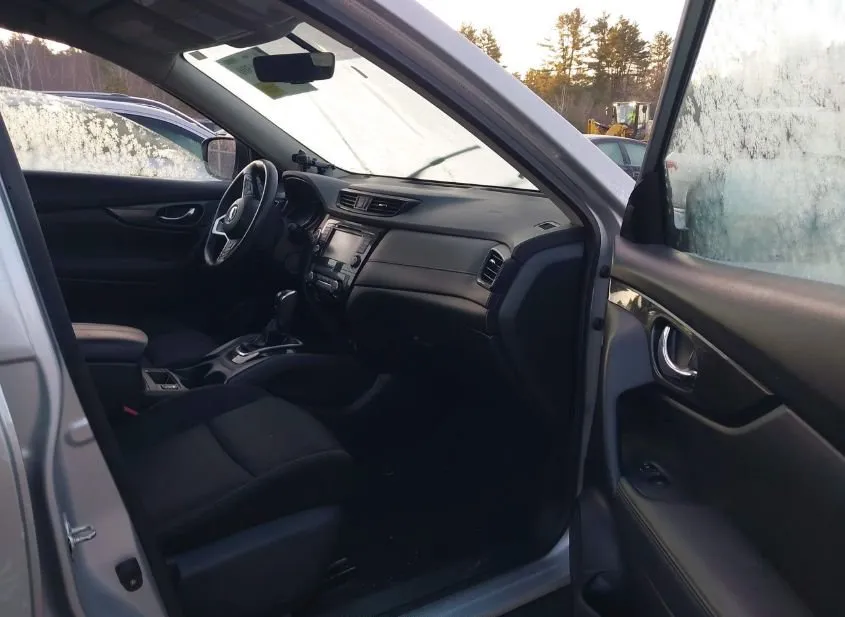 2018 NISSAN Rogue Used VIN KNMAT2MV8JP517682 – exterior detail