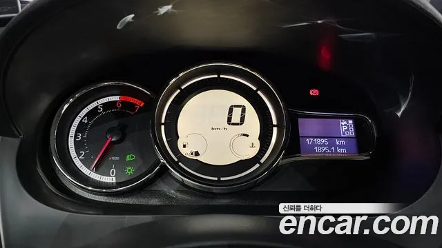 2017 Renault SM3 Neo SE Sold VIN KNMC4C2HMHP201620 – interior seats