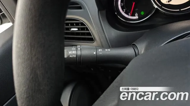 2018 Renault SM3 Neo SE Sold VIN KNMC4C2HMJP207511 – interior seats 2018 Renault SM3 Neo SE Sold VIN KNMC4C2HMJP207511 – interior seats
