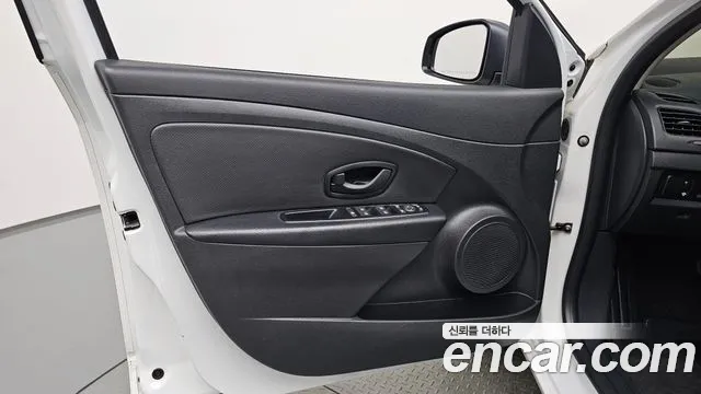 2018 Renault SM3 Neo SE Sold VIN KNMC4C2HMJP208297 – rear exterior
