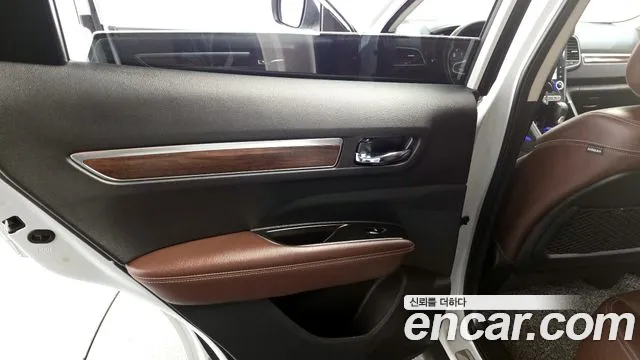 2020 Renault The New QM6 2.0 LPe RE Signature 2WD Sold VIN KNME5C2C5LP034768 – trunk area 2020 Renault The New QM6 2.0 LPe RE Signature 2WD Sold VIN KNME5C2C5LP034768 – trunk area