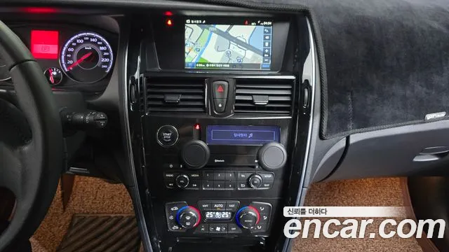 2017 Renault SM7 Nova LPLI 2.0 LPe Disabled Sold VIN KNMG4C2CMHP012087 – trunk area