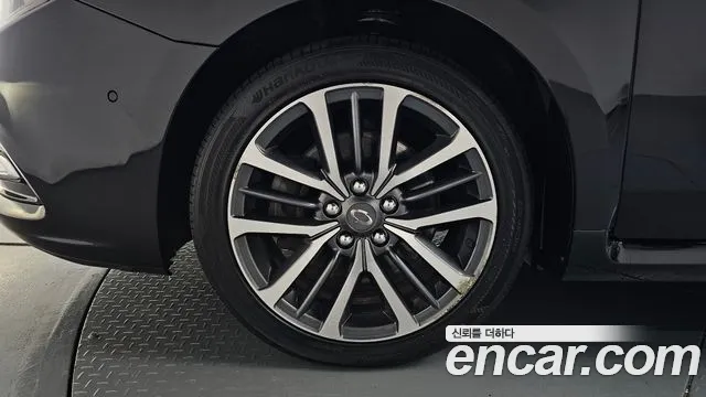2019 Renault SM7 Nova LPLI 2.0 LPe Disabled Sold VIN KNMG4C2CMKP019066 – exterior detail