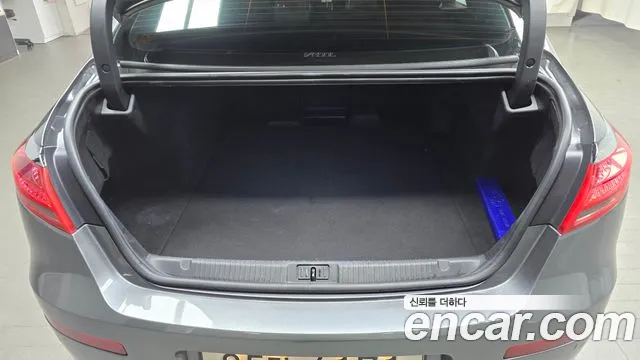 2019 Renault SM7 Nova LPLI 2.0 LPe Disabled Sold VIN KNMG4C2CMKP019954 – rear exterior