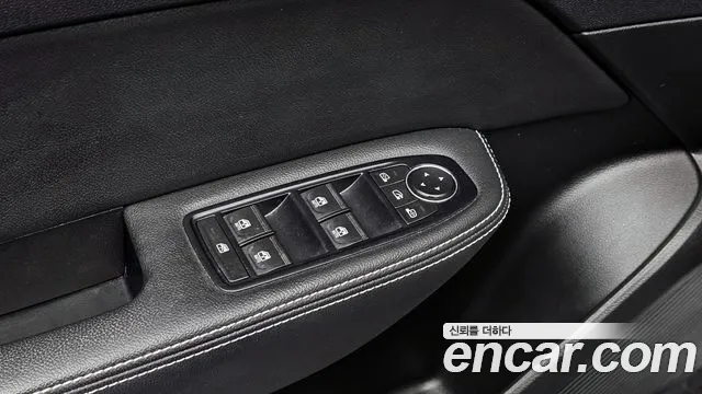 2022 Renault XM3 1.6 GTe RE Sold VIN KNMK5C2HMNP014483 – trunk area
